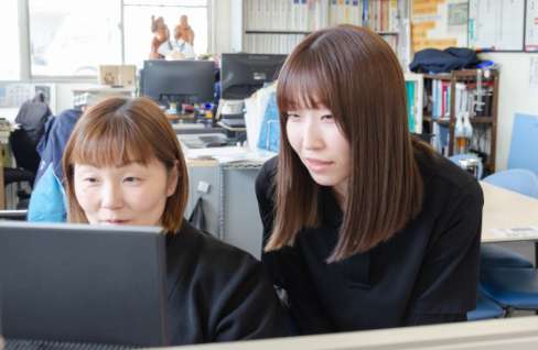 事務仕事の様子