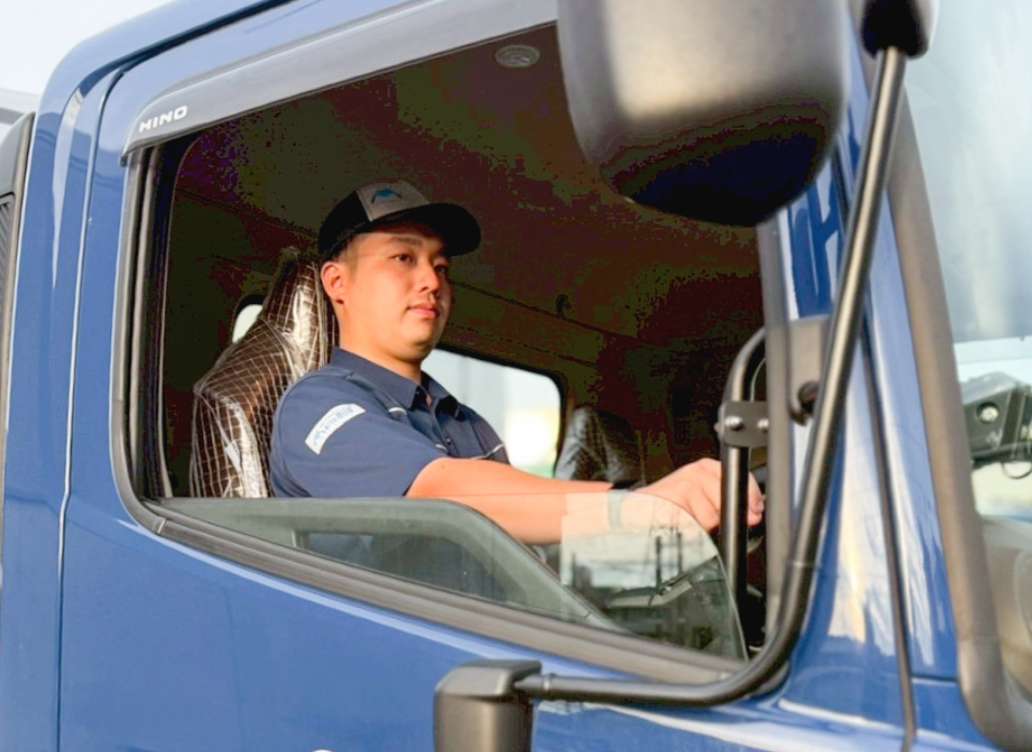  回収ドライバーの仕事の様子